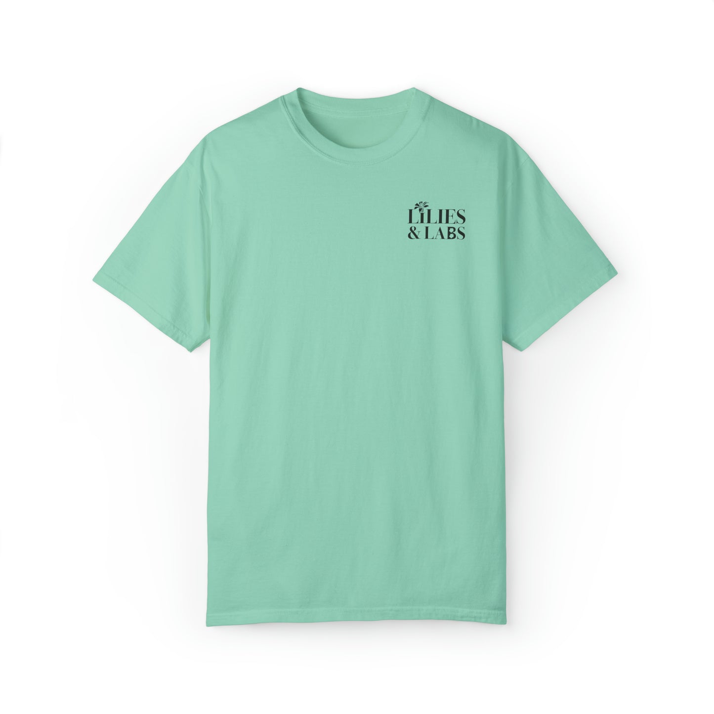 Lilies and Labs Back and White design